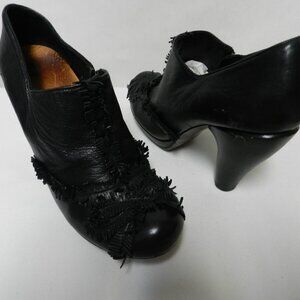 Chie Mihara black Leather fringe zip heels pumps shooties Spain Size Sz 38 7